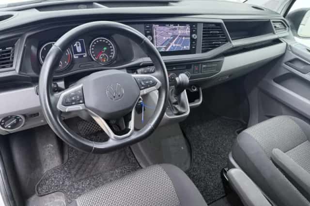 Volkswagen Transporter (2023) thumbnail 4
