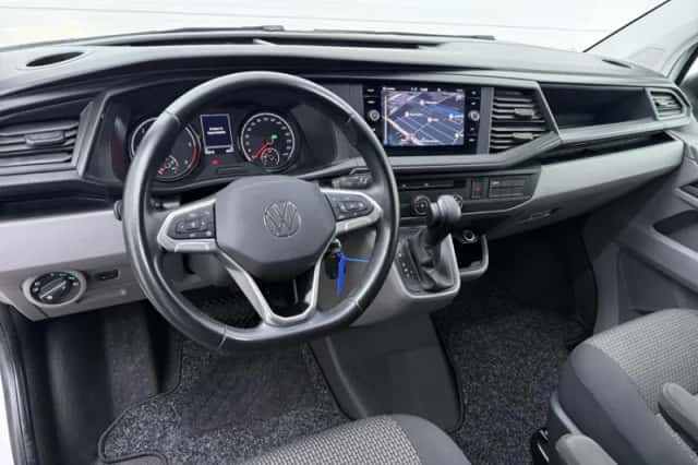Volkswagen Transporter (2023) thumbnail 4