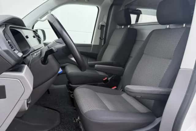 Volkswagen Transporter (2023) thumbnail 5