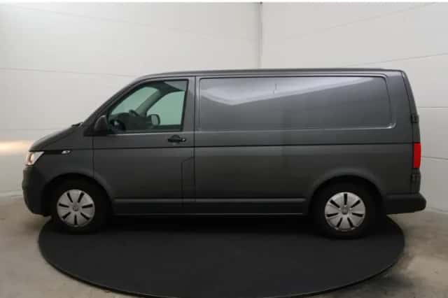 Volkswagen Transporter (2022) thumbnail 6