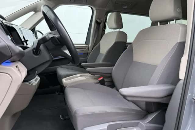 Volkswagen Multivan (2024) thumbnail 5