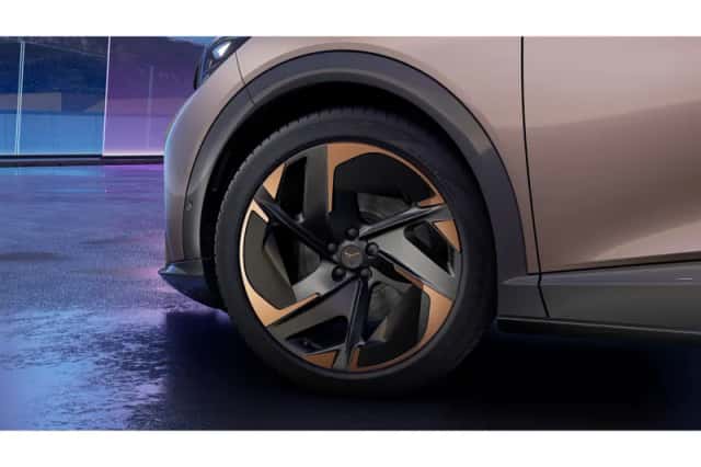 CUPRA Tavascan (2026) thumbnail 5