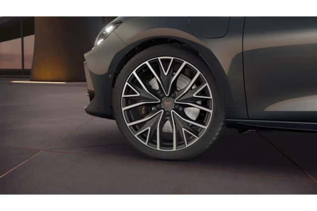 CUPRA Leon (2026) thumbnail 5