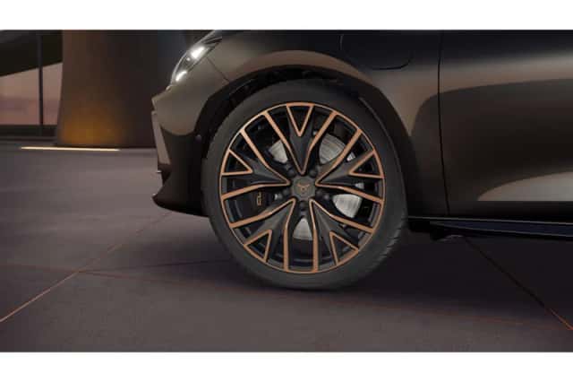 CUPRA Leon (2026) thumbnail 5