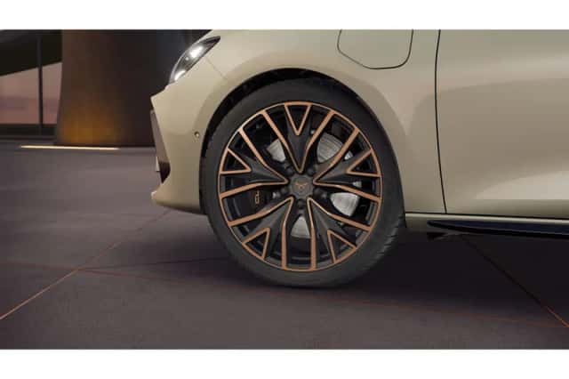 CUPRA Leon (2026) thumbnail 5