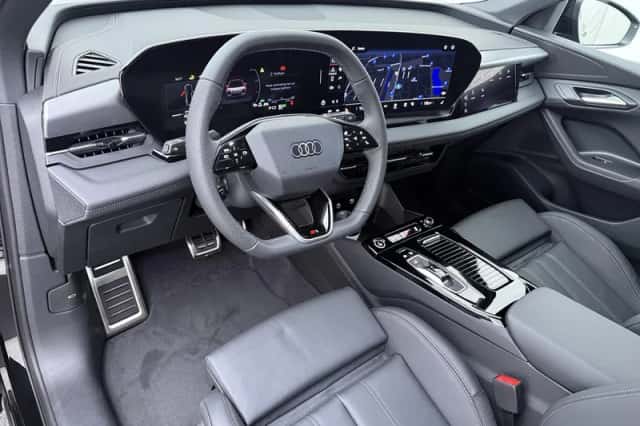 Audi Q6 e-tron (2026) thumbnail 2