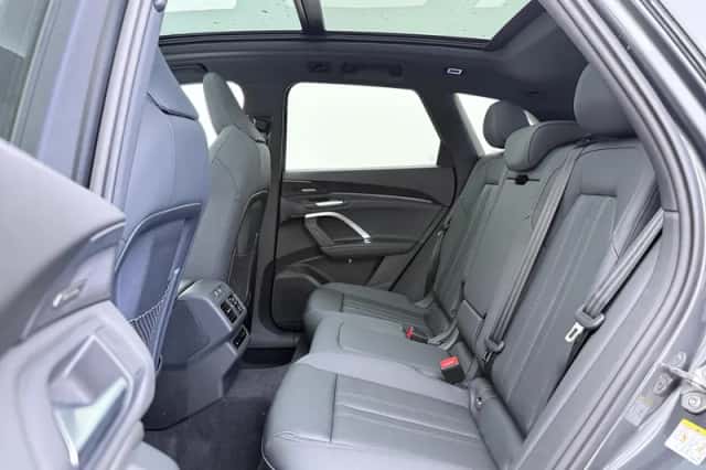 Audi Q5 (2026) thumbnail 6
