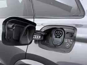 Audi Q6 e-tron (2025) thumbnail 14
