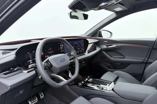 Audi Q6 e-tron (2025) thumbnail 3