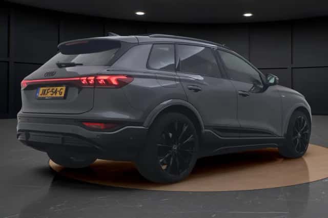 Audi Q6 e-tron (2025) thumbnail 5