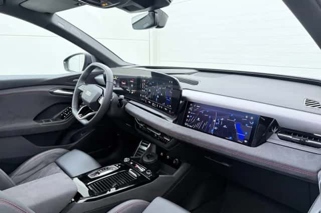 Audi Q6 e-tron (2025) thumbnail 13