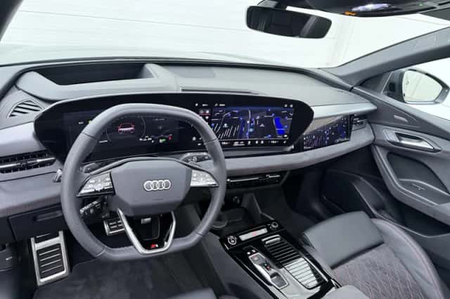 Audi Q6 e-tron (2025) thumbnail 3