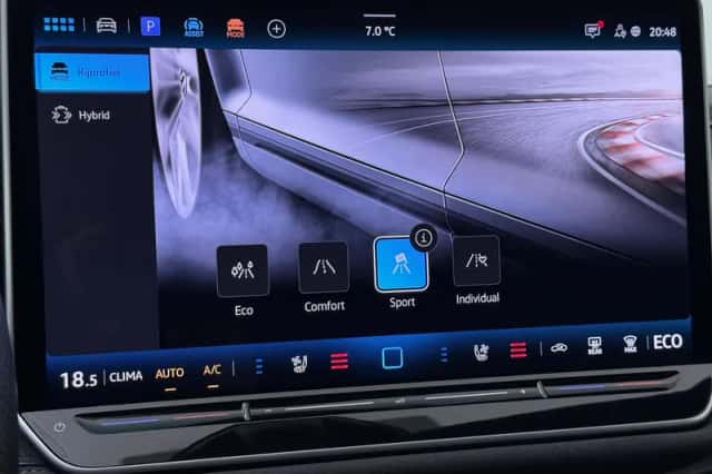 Volkswagen Passat (2024) thumbnail 11
