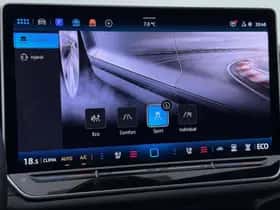 Volkswagen Passat (2024) thumbnail 11