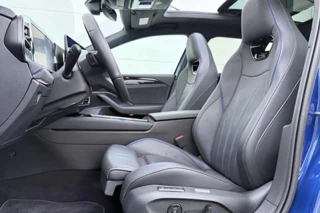 Volkswagen Passat (2024) thumbnail 4