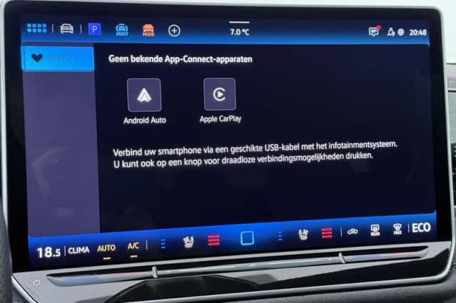 Volkswagen Passat (2024) thumbnail 9