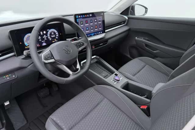 Volkswagen T-Roc (2026) thumbnail 2