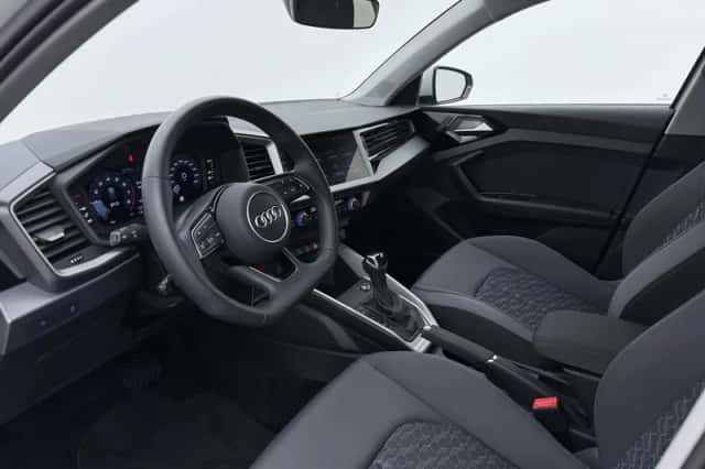 Audi A1 (2025) thumbnail 3
