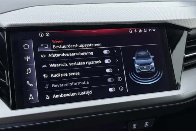 Audi Q4 e-tron (2023) thumbnail 12