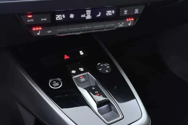 Audi Q4 e-tron (2023) thumbnail 13