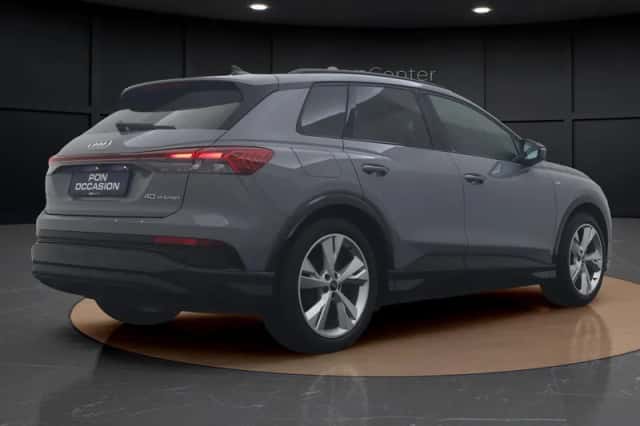 Audi Q4 e-tron (2023) thumbnail 5