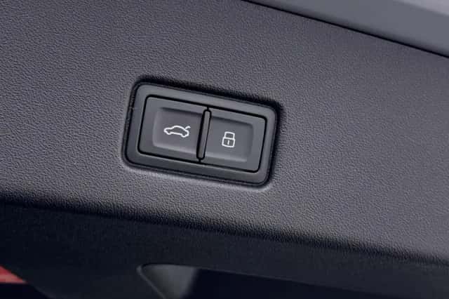 Audi Q4 e-tron (2023) thumbnail 8