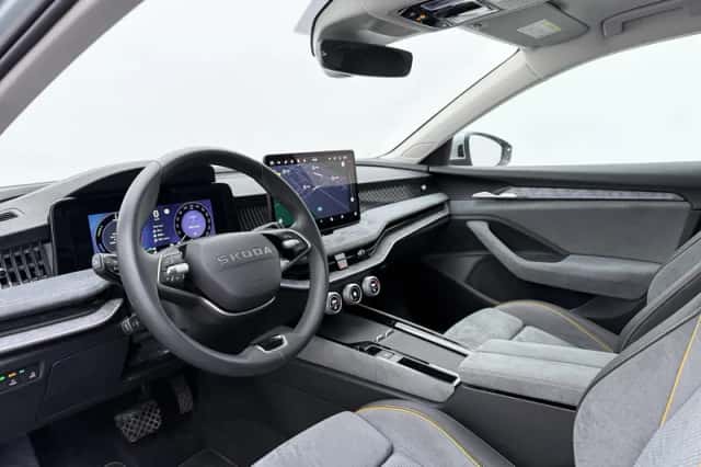 Škoda Superb (2025) thumbnail 3