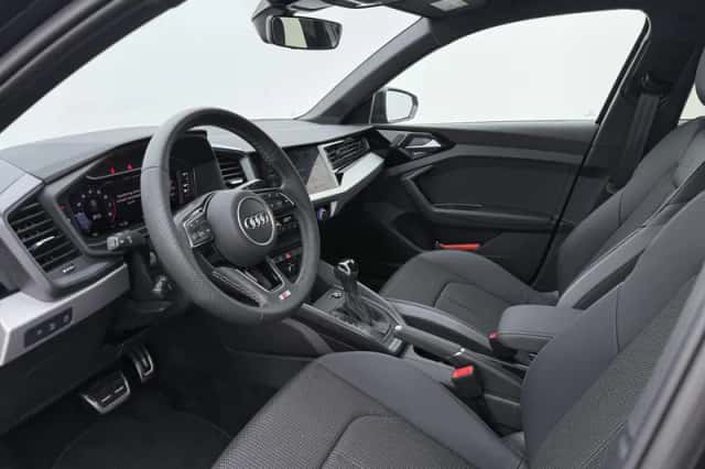 Audi A1 (2025) thumbnail 3