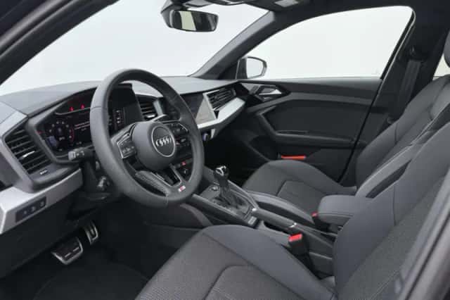 Audi A1 (2025) thumbnail 4