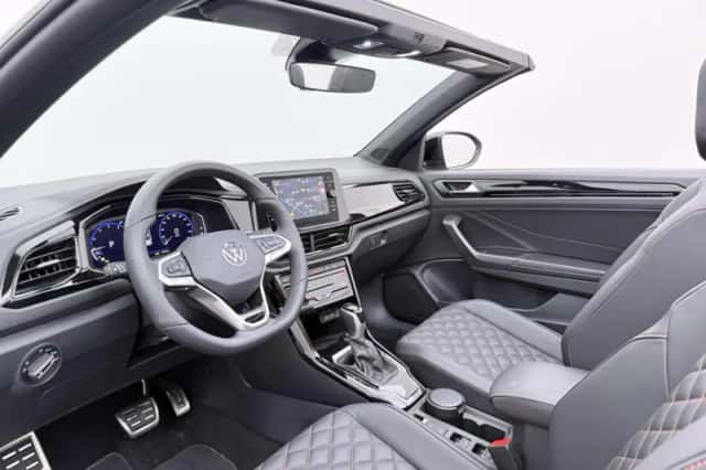 Volkswagen T-Roc (2025) thumbnail 4