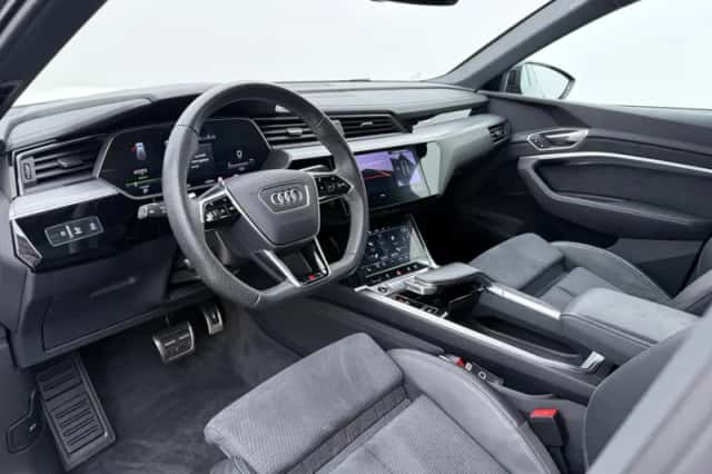 Audi Q8 (2024) thumbnail 4