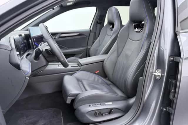 Volkswagen Passat (2025) thumbnail 4