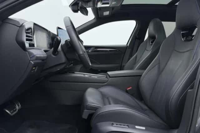 Volkswagen Passat (2025) thumbnail 4