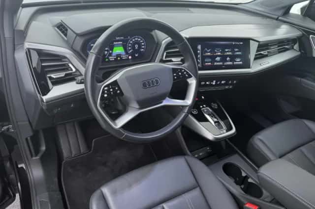 Audi Q4 e-tron (2025) thumbnail 4