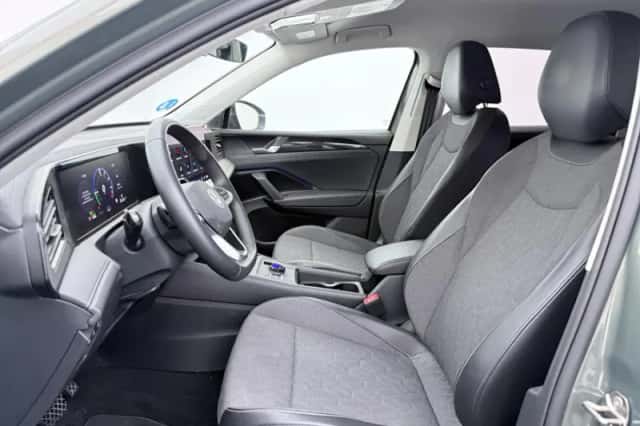 Volkswagen Tiguan (2025) thumbnail 5