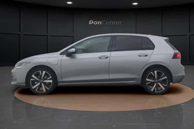 Volkswagen Golf (2026) thumbnail 2