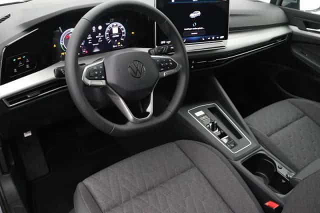 Volkswagen Golf (2026) thumbnail 6