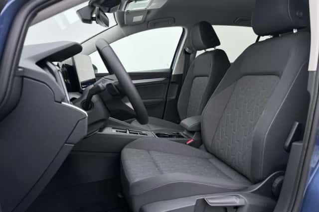 Volkswagen Golf (2026) thumbnail 3
