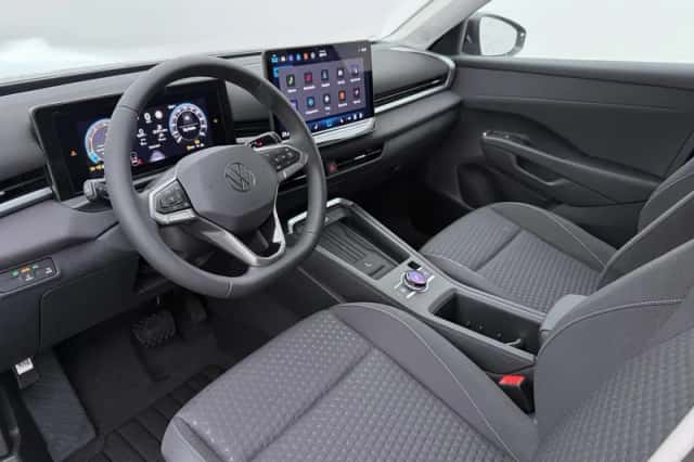 Volkswagen T-Roc (2026) thumbnail 2