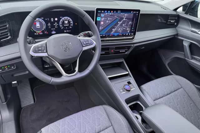 Volkswagen Tiguan (2026) thumbnail 2