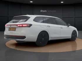 Volkswagen Passat (2024) thumbnail 5