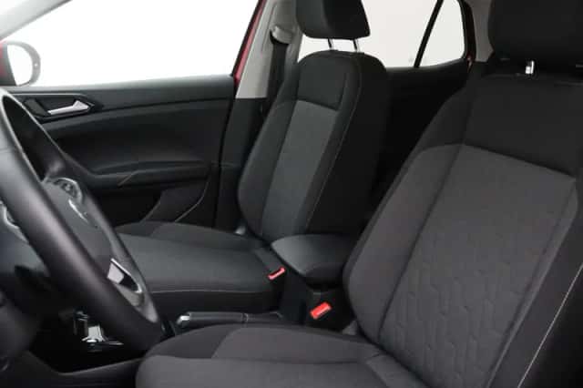 Volkswagen T-Cross (2025) thumbnail 4