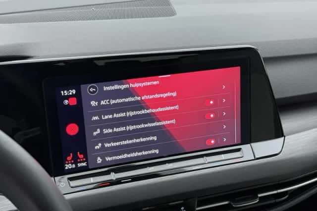 Volkswagen Golf (2022) thumbnail 13