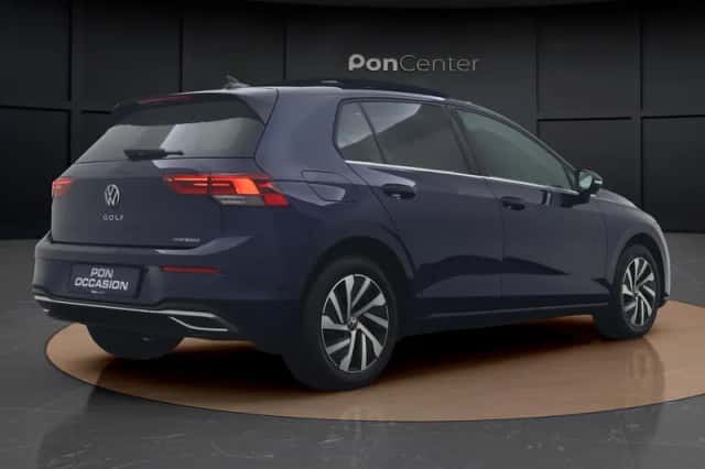 Volkswagen Golf (2022) thumbnail 5