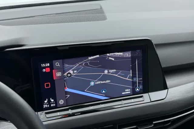 Volkswagen Golf (2022) thumbnail 9