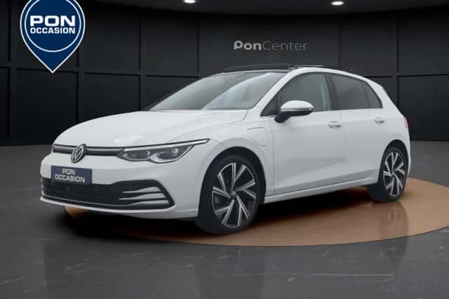 Volkswagen Golf (2022) thumbnail 1