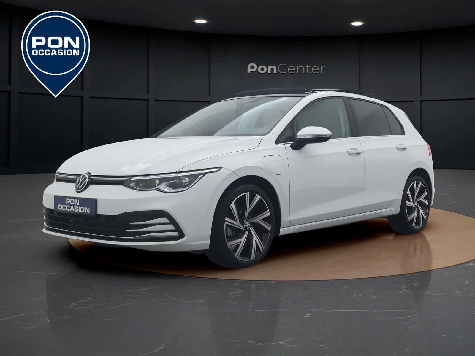 Volkswagen Golf (2022) — foto 1