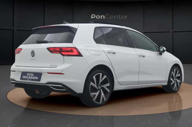 Volkswagen Golf (2022) thumbnail 5