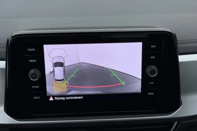 Volkswagen T-Roc (2025) thumbnail 9