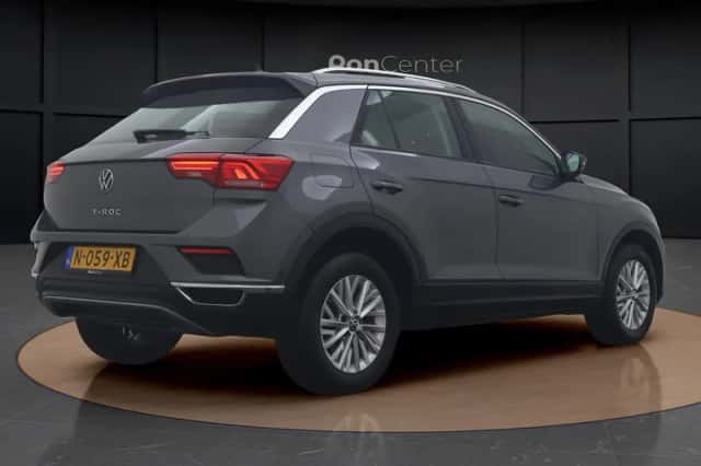 Volkswagen T-Roc (2022) thumbnail 5